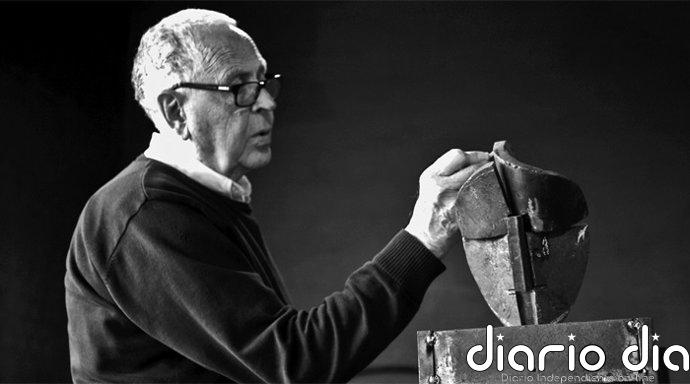 La monumental 'Arco' de Martín Chirino seguirá cinco meses más en el Museo de Escultura Luis Arencibia de Leganés