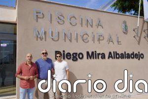La Piscina Municipal de Santomera pasa a llevar el nombre de Diego Mira Albadalejo