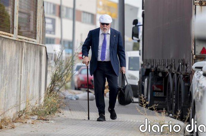 La Policía aporta audios de Villarejo con Cospedal y el juez consulta a la Fiscalía antes de decidir "lo que proceda"