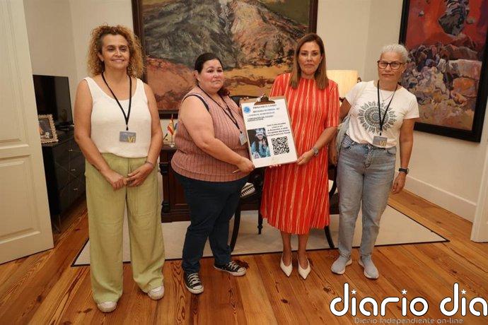 La presidenta del Parlamento ampara a las familias que enfrentan violencia escolar, quienes piden más protección y apoyo