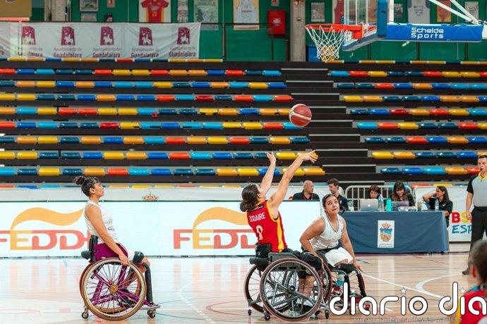 La selección femenina gana a Japón y se asegura su mejor resultado en un Mundial de BSR