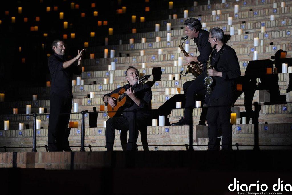 La XXIV Bienal de Flamenco de Sevilla alza el telón con 'El mundo por montera' en la Maestranza