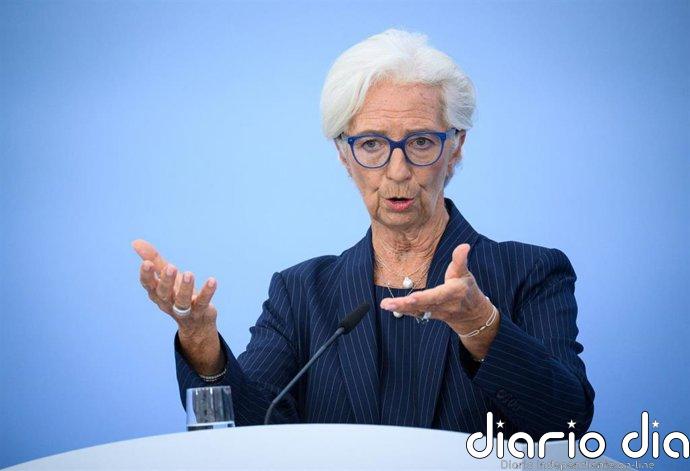 Lagarde justifica las subidas de tipos y afirma que una respuesta "mesurada" del BCE será suficiente