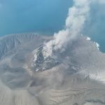 Las autoridades indonesias dan por terminada una erupción continua de 25 horas del Anak Krakatau