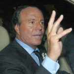 Las extrabajadoras de Julio Iglesias acuden a la ONU para solicitar su intervención en el caso por "temor a represalias"
