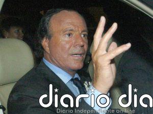 Las extrabajadoras de Julio Iglesias acuden a la ONU para solicitar su intervención en el caso por "temor a represalias"