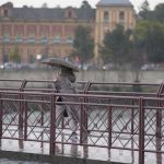 Las lluvias y tormentas pondrán mañana en aviso a 9 CCAA, 5 en nivel naranja por precipitaciones, con olas en Galicia