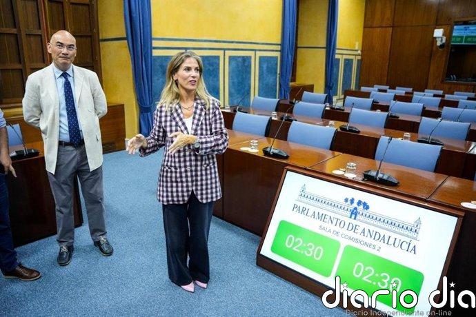 Las salas del Parlamento andaluz renuevan sus sistemas de presentación de contenidos y debates con tecnología avanzada
