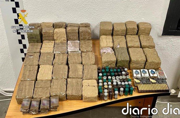 Localizan 27 kilos de hachís y diversa munición durante una actuación por una presunta agresión en Navalmoral