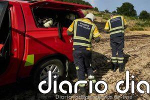 Los Bomberos trabajan en la extinción de un incendio en Caparroso