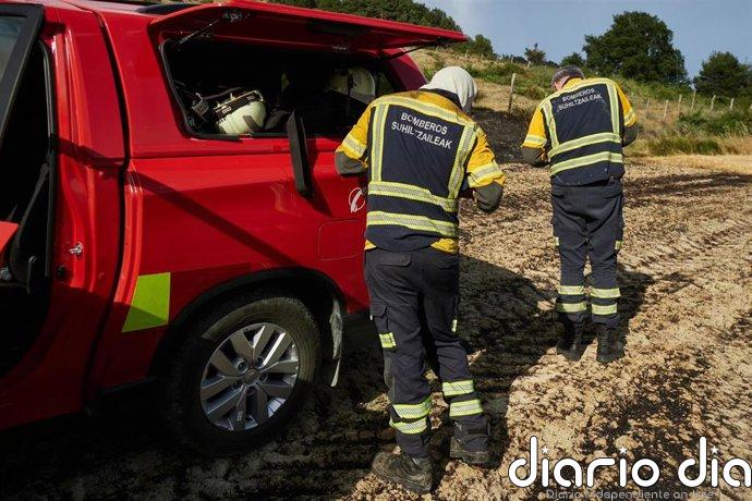 Los Bomberos trabajan en la extinción de un incendio en Caparroso
