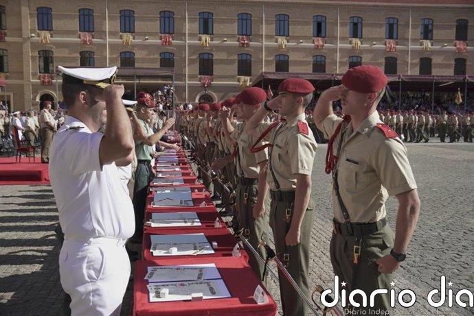 Los cadetes de 'La General' reciben sus nombramientos de alférez