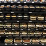 Los españoles pueden ahorrar hasta 1.310 euros en la cesta de la compra si comparan precios