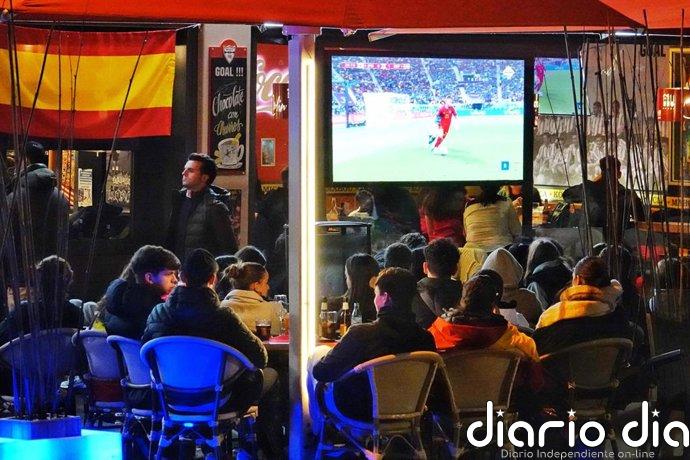 Los espectadores del Mundial están expuestos a publicidad de comida basura, alcohol y juegos de azar