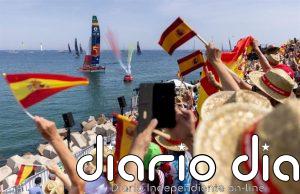 Los Gallos SailGP Team dominan en el primer día de carreras en Valencia