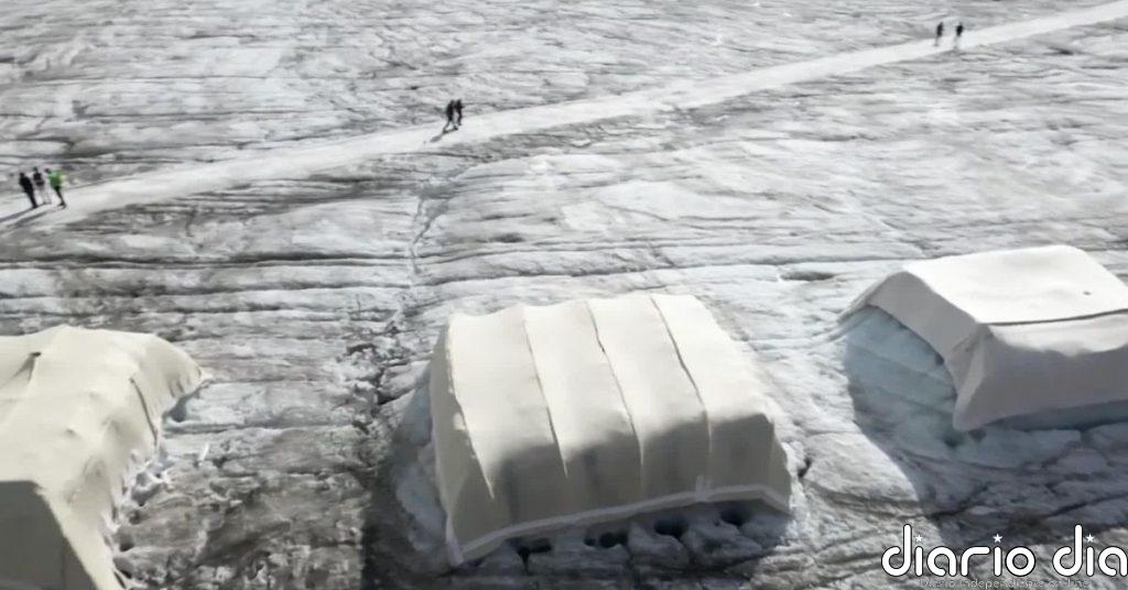 Los glaciares suizos, 'abrigados'
