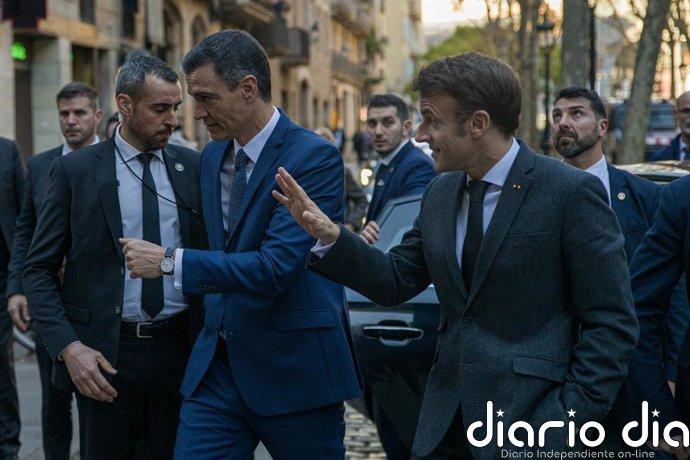 Los Reyes ofrecerán una cena de honor a Macron en su visita de Estado y Sánchez le recibirá en La Moncloa