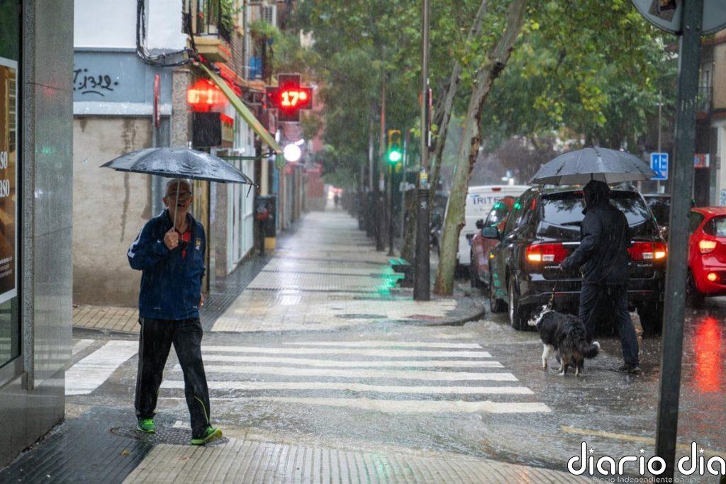 Los termómetros bajan hasta 10 grados con 7 CC.AA en aviso por tormentas, viento, ola rissagas y calor