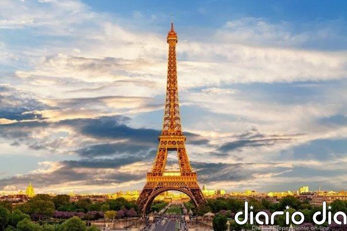 Los trabajadores de la Torre Eiffel se declaran en huelga tras apartar a las mujeres durante una visita hindú