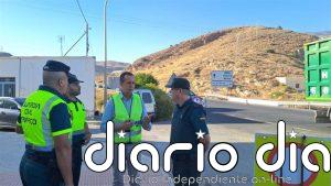 Martín visita el dispositivo por la peregrinación del Cristo de la Luz en Dalías (Almería), con más de 300 efectivos
