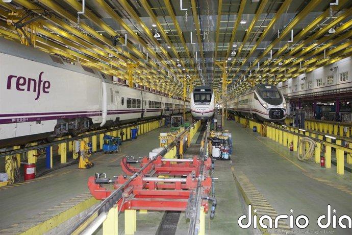 Más de 600 personas participan en la jornada de puertas abiertas en los talleres de Renfe