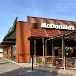 McDonald's invertirá casi 7.500 millones en ayudar a sus franquiciados con los costes de los restaurantes