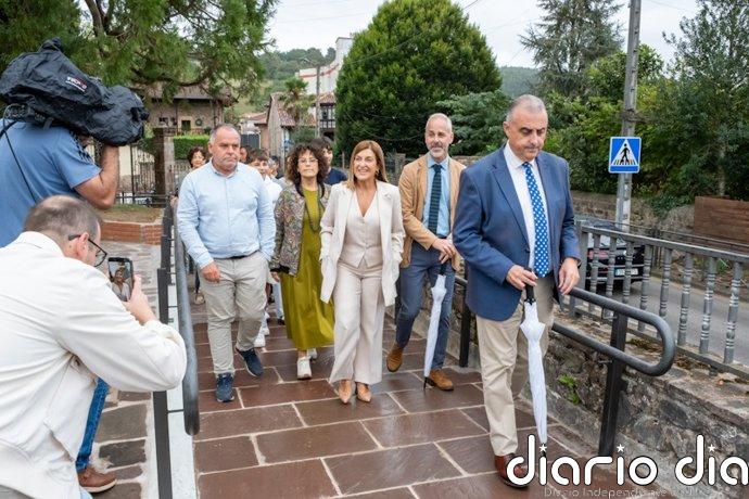 Mejorada "en cuatro meses" la seguridad vial y accesibilidad del IES Valle del Saja tras "una década" de reivindicación
