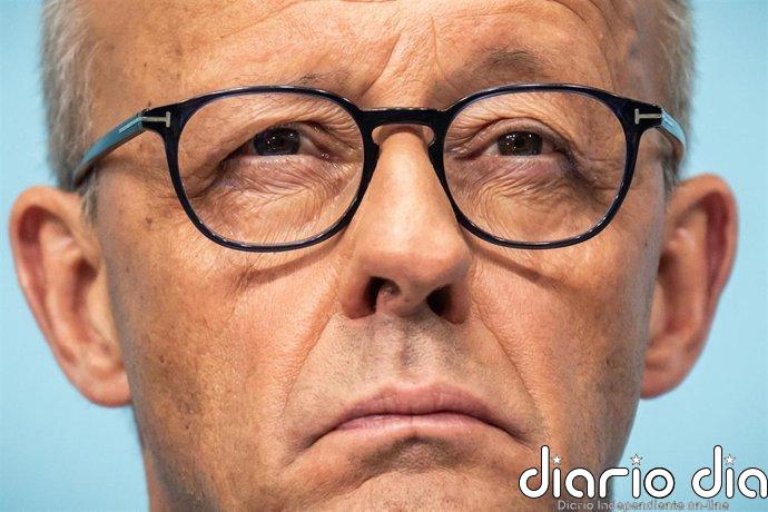 Merz promete proteger la democracia "si es necesario con la Constitución"