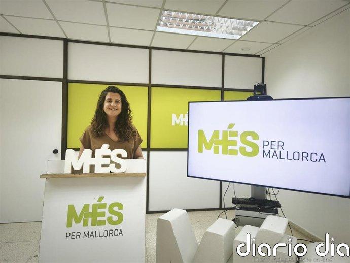 MÉS propone implantar un sistema de préstamo y reutilización de material escolar para reducir gastos a las familias