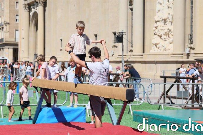 Miles de personas disfrutan del Día del Deporte en la Calle en la plaza del Pilar