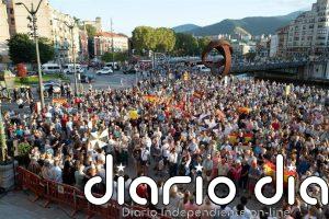 Miles de personas se concentran en Euskadi en apoyo a Ceuta, con contramanifestaciones contra el fascismo y el racismo