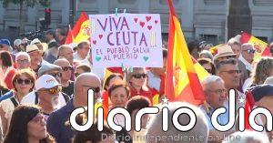 Miles de personas se manifiestan en Madrid en apoyo a Ceuta y para exigir elecciones
