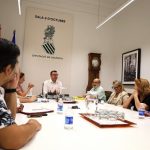 Mompó propone una "hoja de ruta compartida" para "el nuevo" Teatro Principal y el sector pide "coordinación"