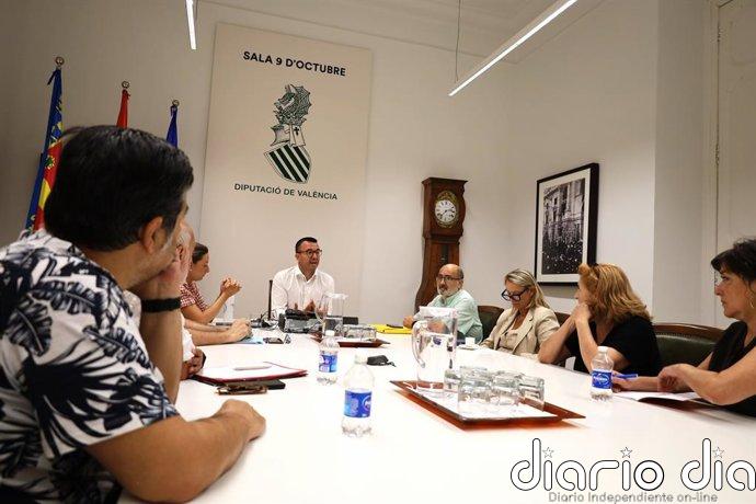 Mompó propone una "hoja de ruta compartida" para "el nuevo" Teatro Principal y el sector pide "coordinación"