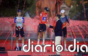 Moreno afirma que esta edición de La Vuelta es "una demostración" de que Andalucía es "capaz de acoger grandes eventos"