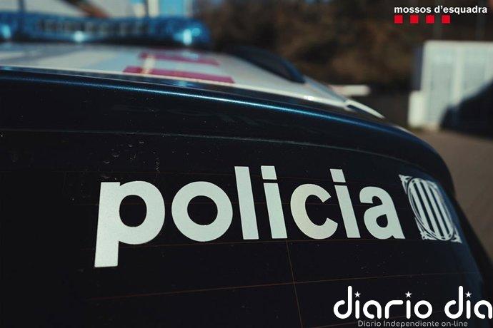 Mossos investiga el caso de un hombre retenido y obligado a subir a un coche en Barcelona el lunes