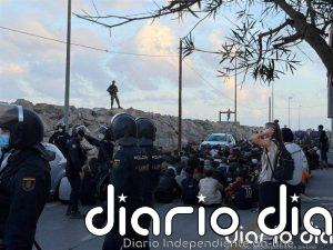 Movimiento Sumar critica las cargas policiales contra migrantes durante el traslado al Puerto de Ceuta