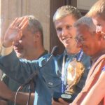 Multitudinario homenaje a Dani Olmo en Terrassa