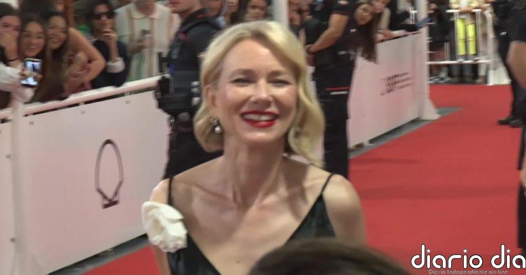 Naomi Watts deslumbra en la alfombra roja del Festival de San Sebastián