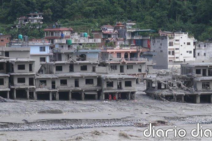 Nepal eleva a más de 1.250 los muertos por la riada en la frontera con China, con más de 4.200 desaparecidos