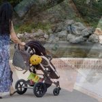 Niñeras para ultrarricos: un negocio en auge, con requisitos cada vez más exigentes y salarios de seis cifras