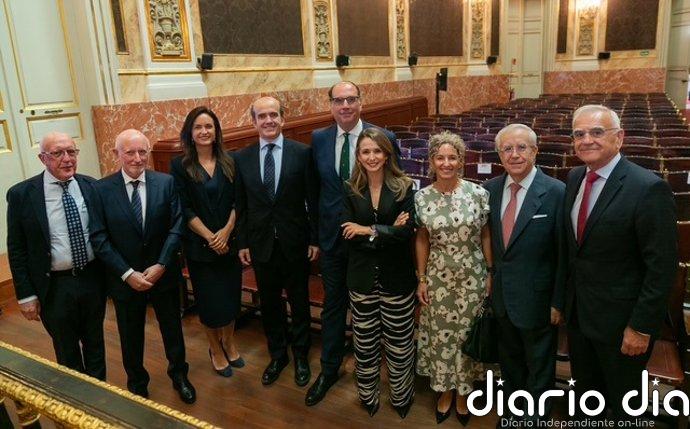 Ocho registradores reciben la Cruz de San Raimundo de Peñafort en reconocimiento a su trayectoria profesional