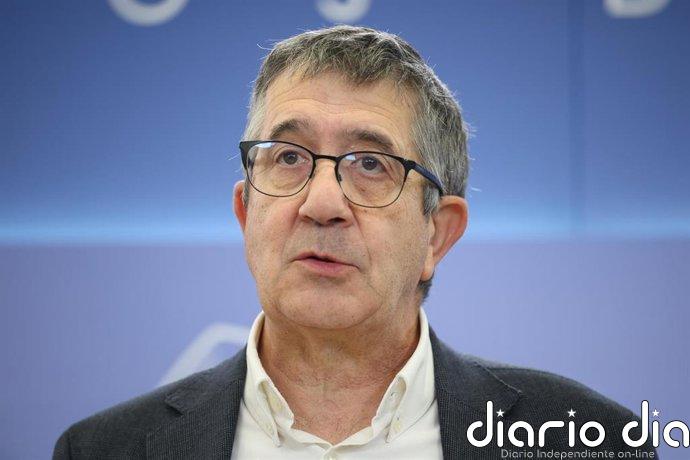 Patxi López afea a Feijóo que critique la ley de nietos y señala: "Tenemos el sistema electoral más garantista"
