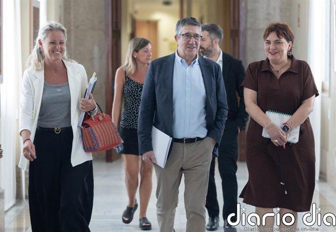 Patxi López ve inexplicable la suspensión judicial de la 'ley de nietos' y alerta de "trumpismo" electoral