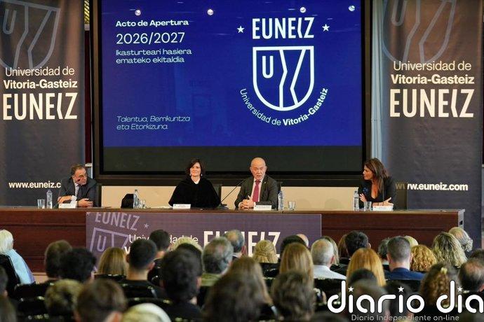 Pérez destaca la "responsabilidad compartida" de instituciones y centros en la calidad del sistema universitario