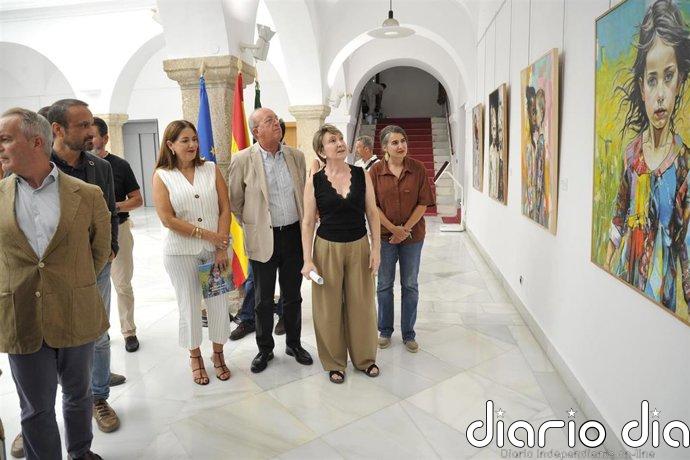Pilar Fernández dedica a la infancia una exposición de pintura que puede visitarse en la Asamblea de Extremadura