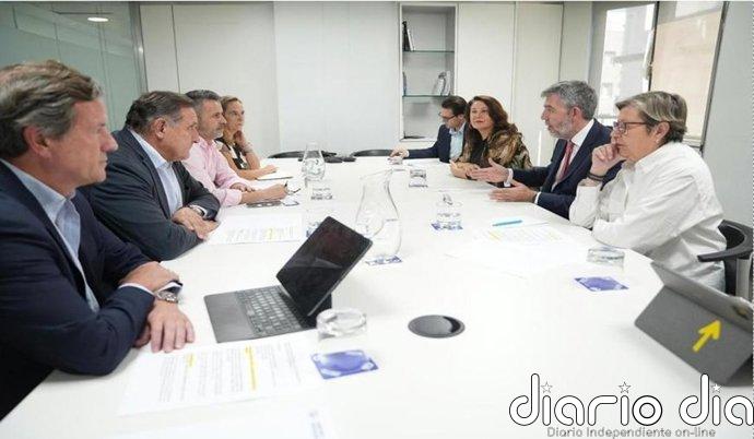PP propone un plan de desgravación fiscal, IVA al 0% en alimentos básicos y más ayudas al gasóleo pesquero