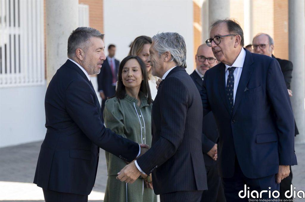 Prisiones condecora a jefes de servicio y al DAO de Guardia Civil en un Día de La Merced con recuerdo especial a Ceuta