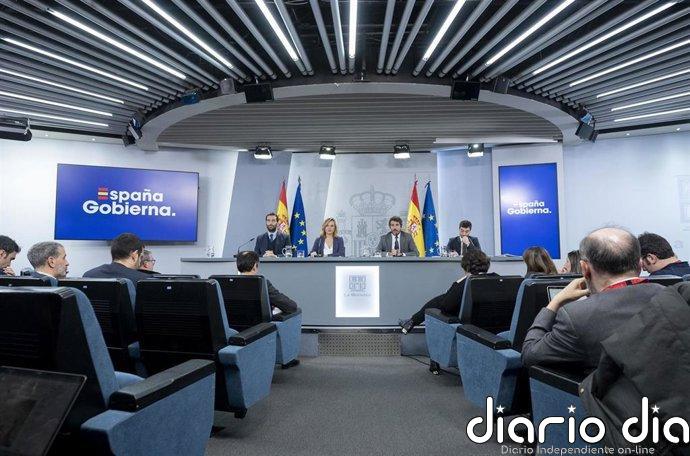PSOE y Sumar siguen negociando 'in extremis' y el Consejo de Ministros aún no arranca