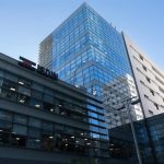 Puig compra a Esteve su 50% de Isdin por 1.200 millones y se hace con el 100% de la empresa